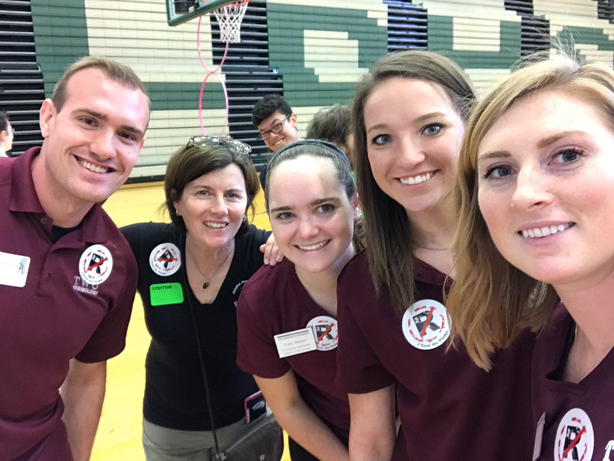 NikkiFultonAPE's tweet photo. Battle of the Bridges @LakeDallasISD #ape40x19 @Dr_Lisa_ @SuzannaRDillon https://t.co/d8pSNJlmRL