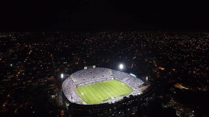 germanmorinigo's tweet photo. ESTA ES LA BARRA LA DE LOS #OLIMPEROS ES LA QUE SE BANCA Y TIENE HUEVO! #LBDO12 ⚪⚫⚪🎶 @PARA_UNO https://t.co/rQLCKeT5XA