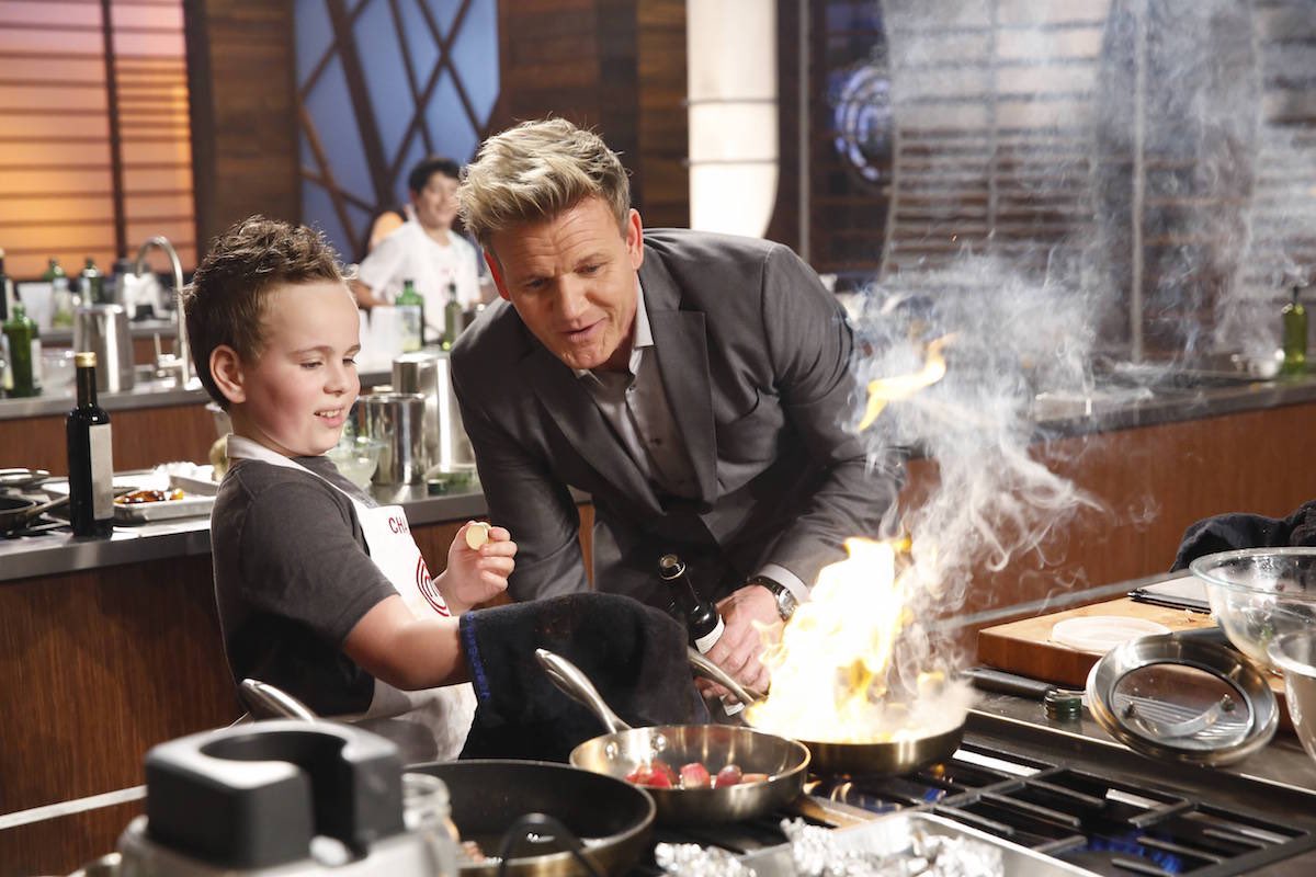 America, tonight things are heating up in the @MasterChefJrFOX kitchen with the junior home cooks ! https://t.co/be6TomBZA5