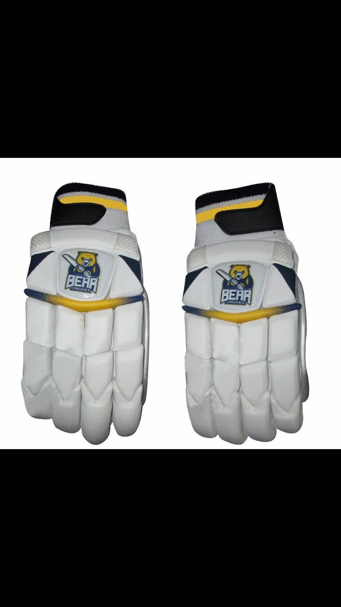 SpenVictoriacc's tweet photo. Check out this gear from @Bear_Cricket the bats are incredible #Guns https://t.co/qotnIAOcmz