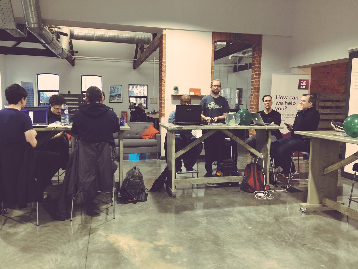 GdgGalway's tweet image. Getting ready! #hashcode2017 #teams
