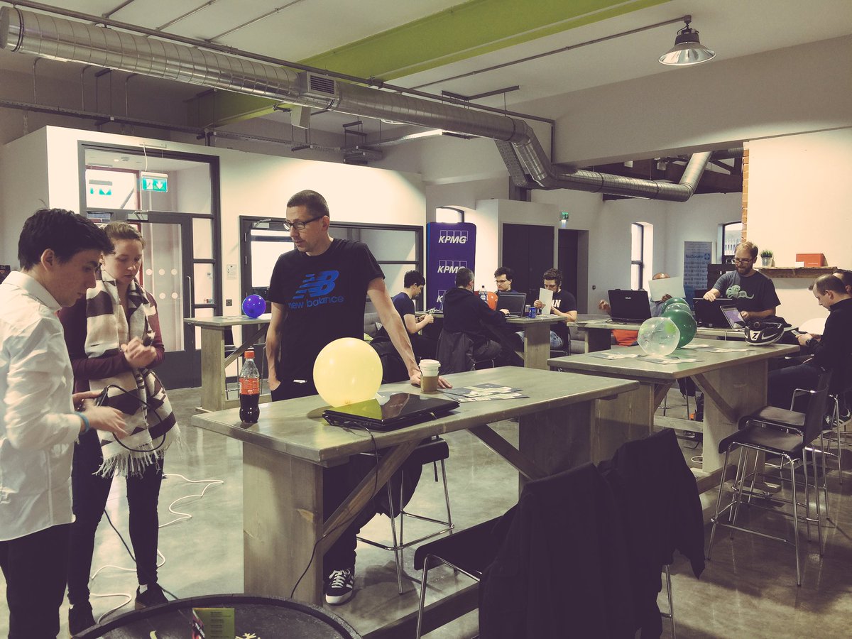 GdgGalway's tweet image. Getting ready! #hashcode2017 #teams