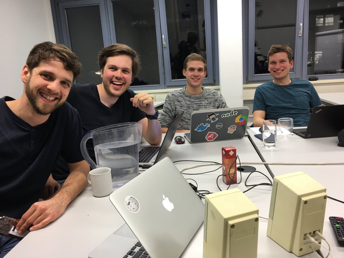 andrei_micl's tweet image. #hashcode2017 #ready4hashcode the hallenbodenjungs with @n2try