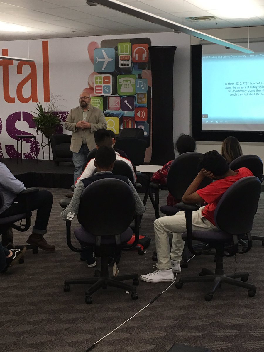 AlishaNeilson5's tweet photo. Joseph Catletti delivering the important message about #ItCanWait. Very powerful mage! #HACEMOS #HighTechnologyDay #LifeAtATT @guiseppe54 https://t.co/enkSfZtxOE