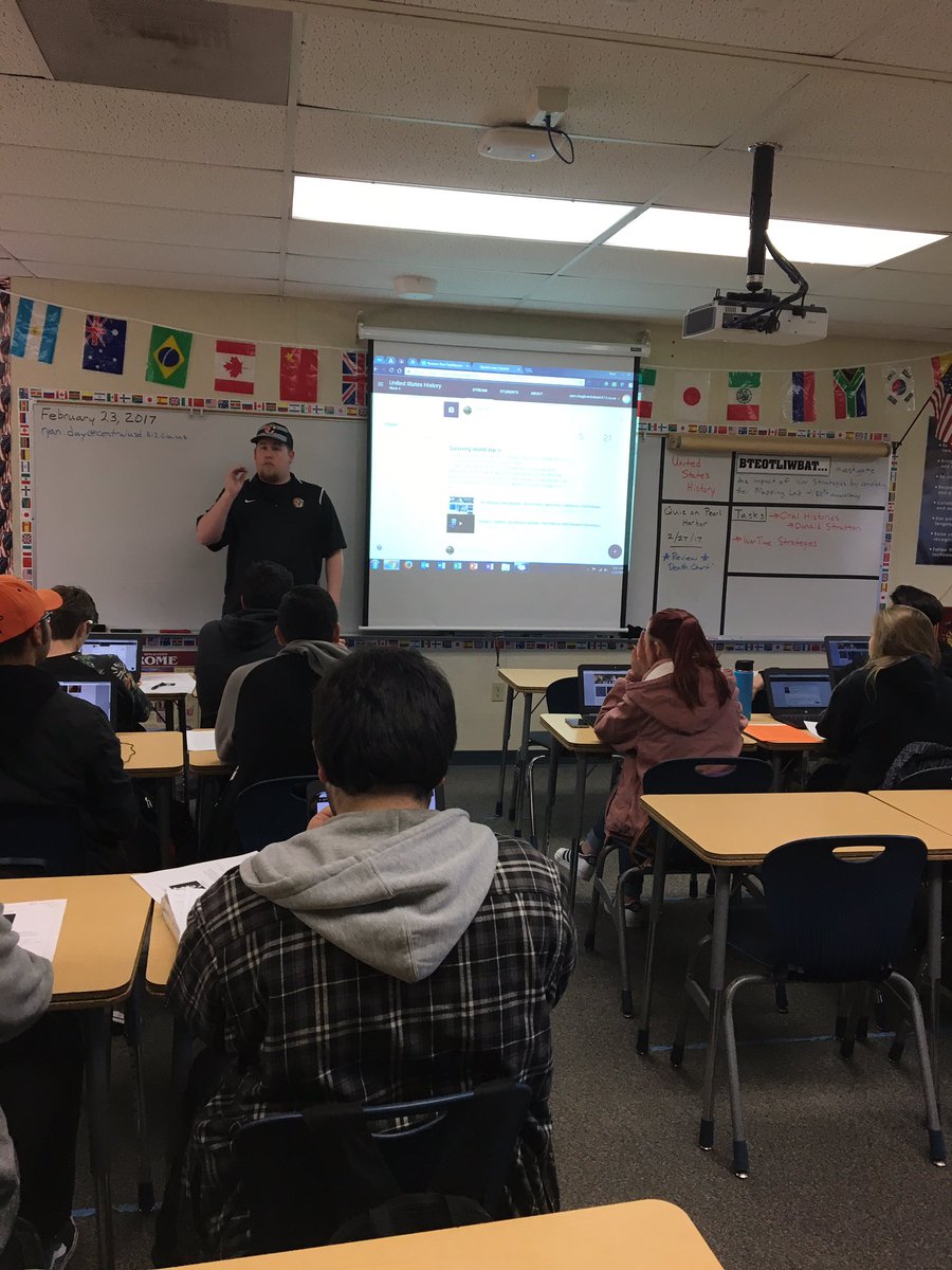 Centraltechteam's tweet photo. Celebrating #digitallearningday in #CentralUnified with @mrday247 Ss using YouTube to explore primary sources in US History #impact https://t.co/unKaok5Kb1