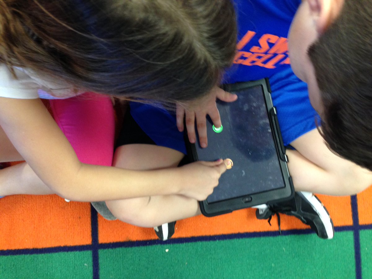 MrsSaraSargent's tweet photo. We've posted about this before but it's a must-tweet for #DLDay! We use #Chwazi, a free random student selector, daily &amp; ❤️ it! #bearshine https://t.co/7zsVmPsJx4