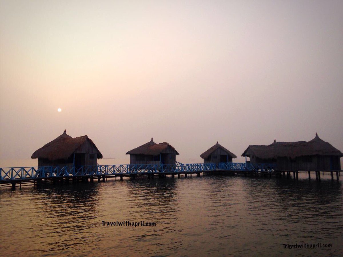 Heyaprilxo's tweet photo. Here's a collection of my beautiful sunset moments,4rm Keta,Gomoa & Bortianor all in Ghana.
#Africa #Ghana #Sunset #Keta #Travelwithapril https://t.co/qCnsvI0i5r