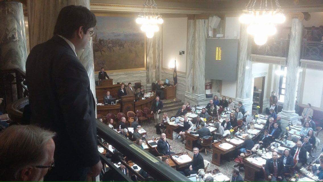 Miguel_Fraga_79's tweet photo. Grateful to @RepJennyEck for the welcome at the floor of the #Montana House of Representatives. Proud to see the ovation to #Cuba 🇨🇺 https://t.co/QtT8qy3Rfj