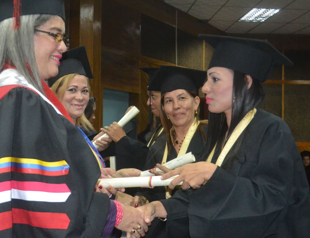 uptamcaoficial's tweet photo. FELICITACIONES A LOS NUEVOS PROFESIONALES EN ADMINISTRACIÒN Y ENFERMERÌA DE LA MISIÒN SUCRE JUNTO A LA UPTAMCA
https://t.co/uWEMfAit77 https://t.co/AjAECerMmB