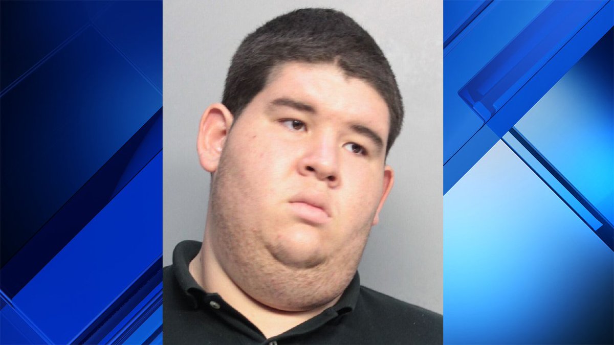 19-year-old Miami-Dade man accidentally shoots friend in head in bedroom bit.ly/2mpvsqV https://t.co/2nyPchGsv6