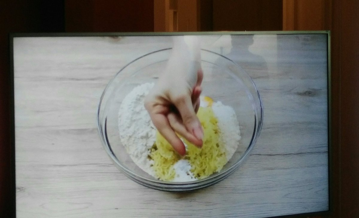 Isadora1990c's tweet photo. I talent in #tv rendono tutto semplice, ma nel mondo della #cucina la gavetta è la regola. @awcastellanza #spigolo #tavolaspigolosa https://t.co/eVMru7vp8j