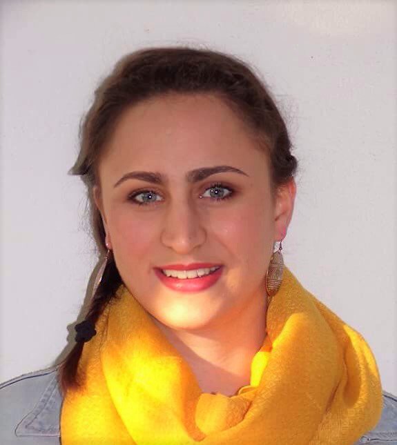 erelooking's tweet image. Laetitia pour un avant/après ! Cours d'auto-maquillage de une heure + test coiffure romantique !