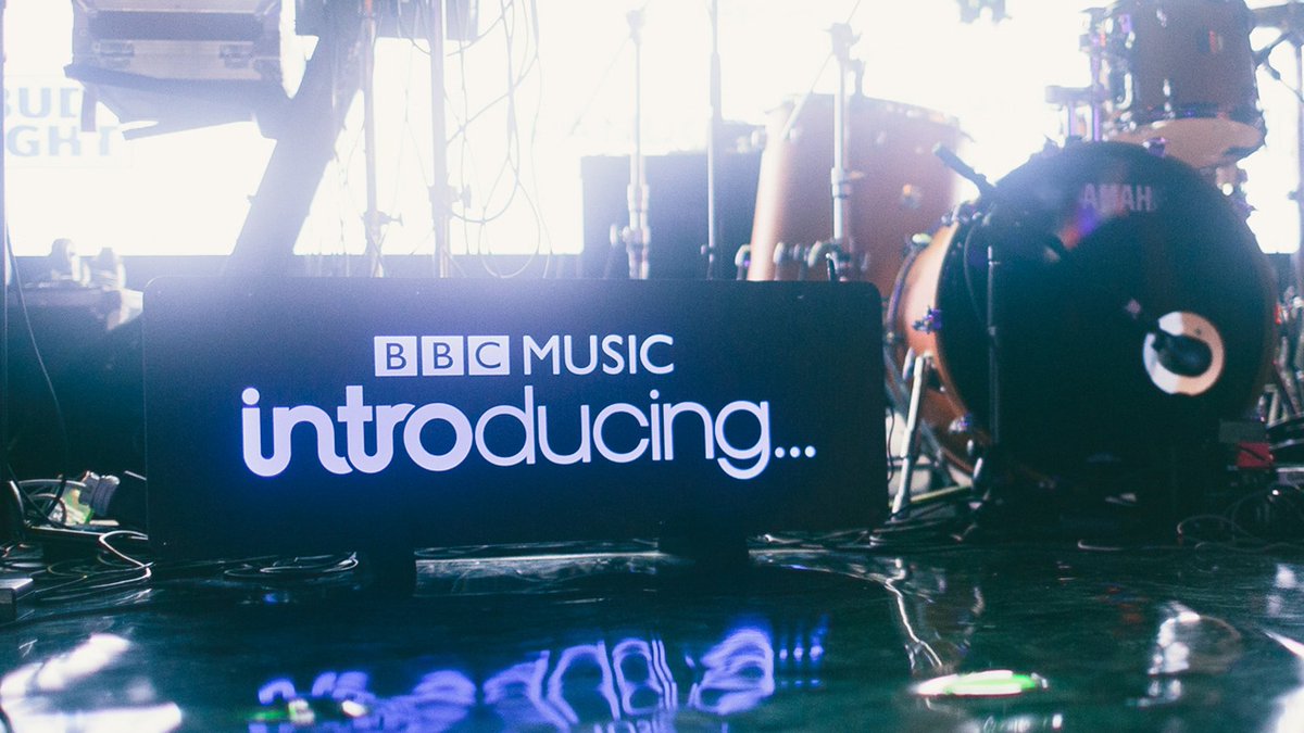📢 Musicians of the UK! 🎵The NEW #Uploader is online + waiting for YOUR tracks! 

Sign in and get your music heard:
bbc.co.uk/introducing