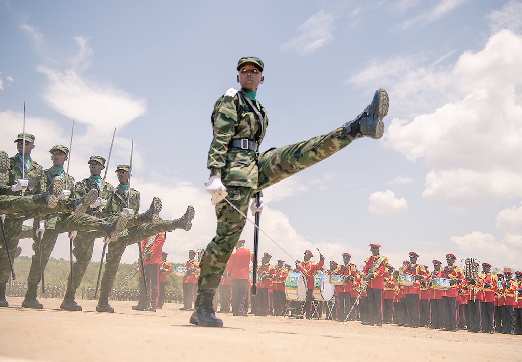 UrugwiroVillage's tweet photo. "True sovereignty means the well being and dignity of our citizens."-President Kagame commissioning cadet officers https://t.co/4yPq56edq7 https://t.co/HFlTWwi4gf