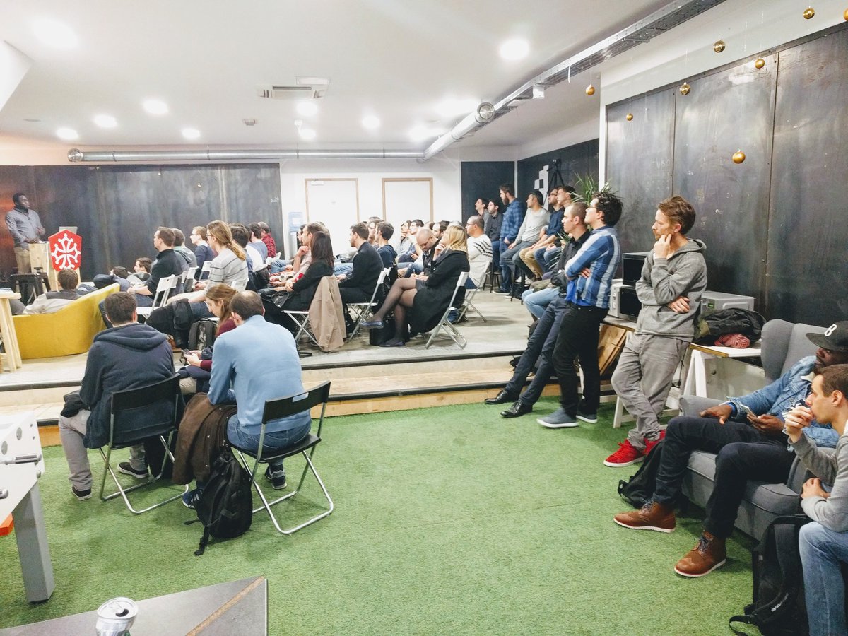 AngularToulouse's tweet image. Actually we are not full, we mooooore than full! #itsJustAngular #Angular @GDGToulouse @gdg