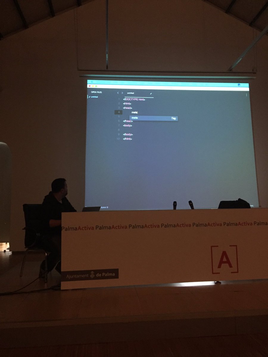 mallorca_seo's tweet photo. En plena acción! @XiscoLl #semanticweb #html5 @HOTETEC @tejada_vanessa @tomeu00 @PalmaActiva #PAeventos https://t.co/naQr5gQ9uD