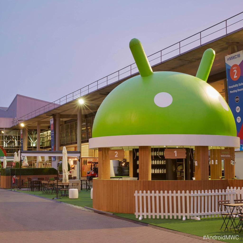 Android's tweet photo. Feeling nostalgic with this #AndroidMWC #tbt. See you soon, Barcelona. https://t.co/uPniQiTFvE
