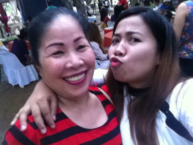 SalcedoJane's tweet photo. At dahil pa despidida nila, first picture ever with my Mom. 😂😢😅
Bat kase sa kulay pa ni Daddy ako nag mana 😣😜 https://t.co/GzU5UvfFyn