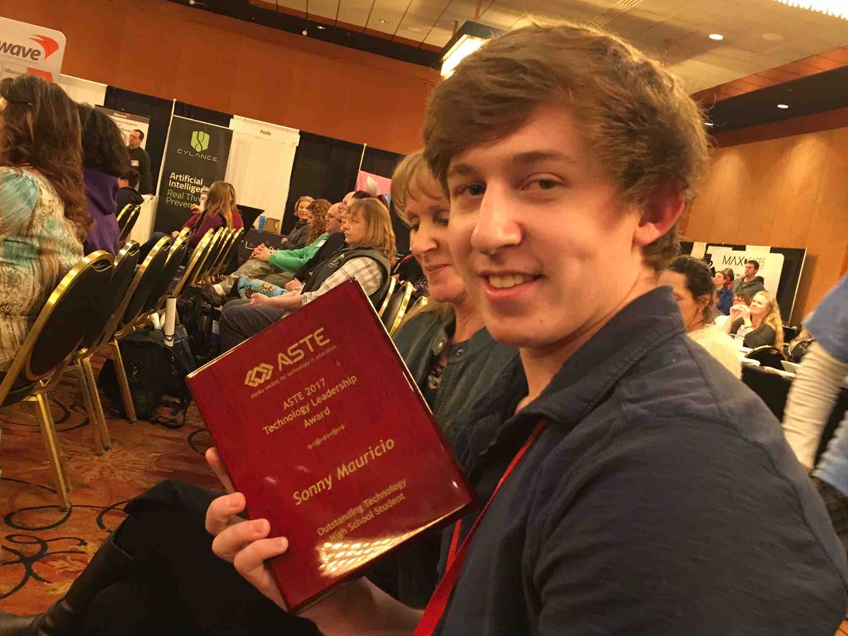 JuneauSchools's tweet photo. Congratulations TMHS Senior Sonny Mauricio @ASTEConnect Outstanding Technology High School Student of the Year! #CTEmonth2017 https://t.co/A5z8eFFbUe