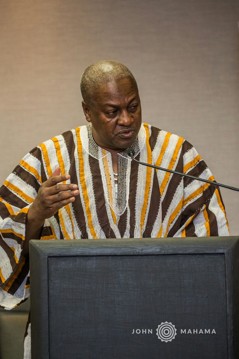 OkotoMenka's tweet photo. He @JDMahama  brings honor to Ghana and a shining example to Africa #MahamaLegacy #AfricanPoliticalPerson2016 @DeleMomodu @Joy997FM @Citi973 https://t.co/bz9MC6QU6u