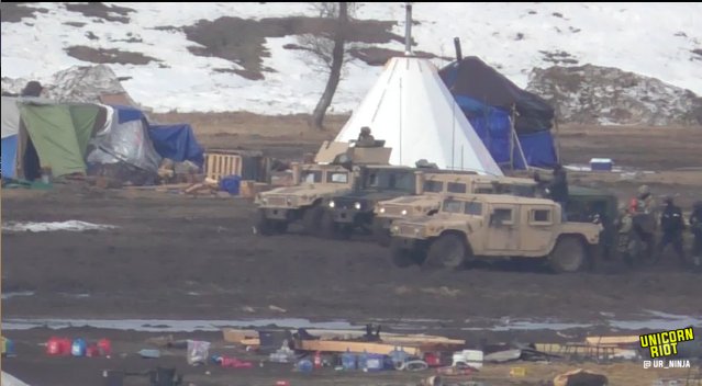 ShaktiLila's tweet photo. #NorthDakota as #USA's #OilArmy (w #DAPL helicopter!) destroys #NoDAPL camp, #Indigenous pray
@UR_Ninja #LIVESTREAM https://t.co/fxtJsJX1mH https://t.co/97aXu2GjrT