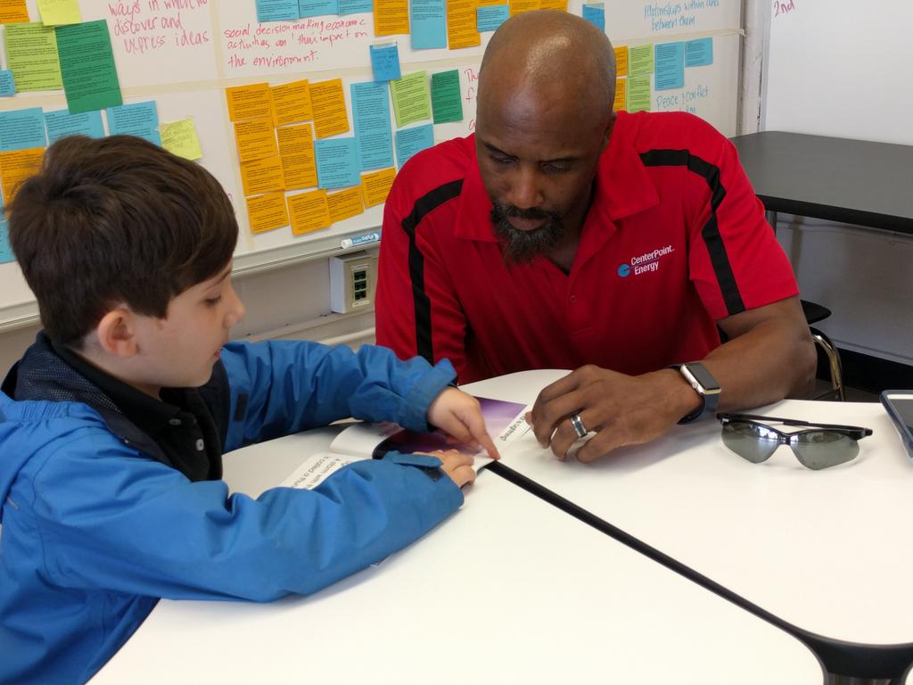 hisdaims's tweet photo. Our students were ecstatic to meet their Innovations for Learning tutors! #tutormate #AIMSreads @IFLearning https://t.co/BF17M7TxHj