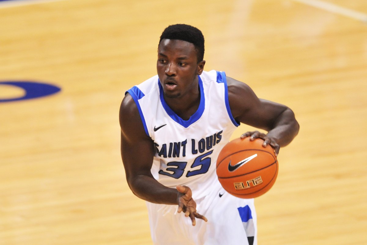 SaintLouisMBB's tweet photo. #TBT to the freshmen seasons of Reggie Agbeko and Mike Crawford. Senior Night next Wednesday vs. La Salle! 👍 https://t.co/hXyisyOvox