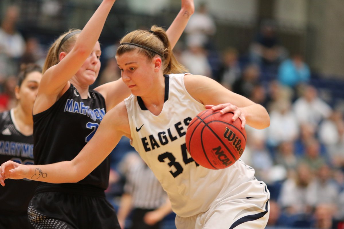 UMWathletics's tweet photo. WBB: At halftime @umwwbasketball leads Marymount, 24-23. #RiseUpUMW #RockTheRoz #d3h  #CACsemis https://t.co/0hZRcN32PA