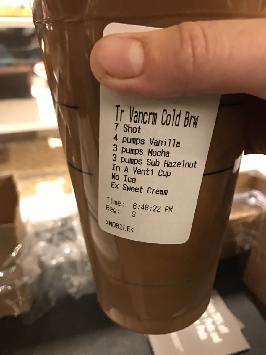 CafeSharLaska's tweet photo. I'm done.... I can't... why?
#starbuckslife #BaristaLife https://t.co/YSbhfClNWn