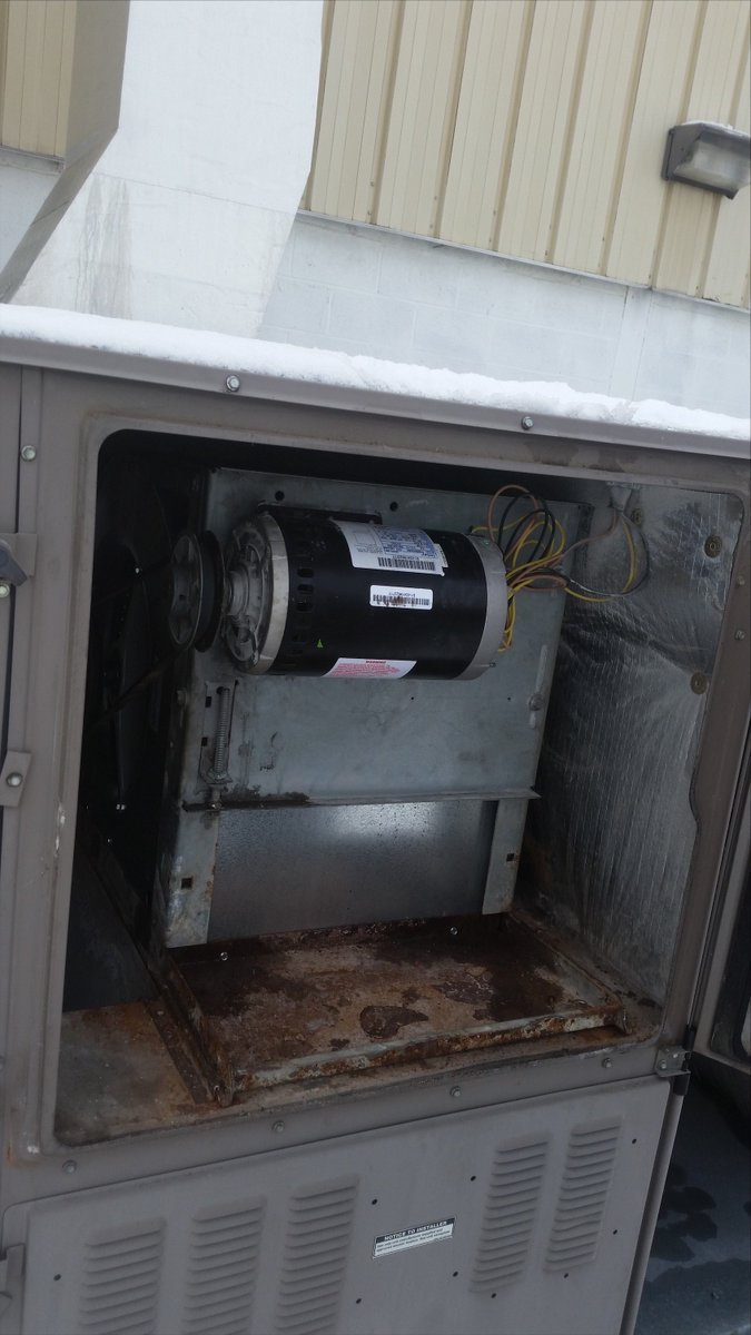 JamesCRAFTSon's tweet photo. Out with the old, in with the new! 
Employee, Damian, replaced a blower wheel in a roof top unit for a customer in Hanover PA. https://t.co/4ZghV9LyZu