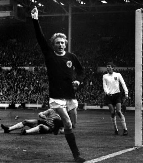 Happy birthday to the onliest Denis Law, Aberdeen\s greatest footballer, who turns 77 today! 