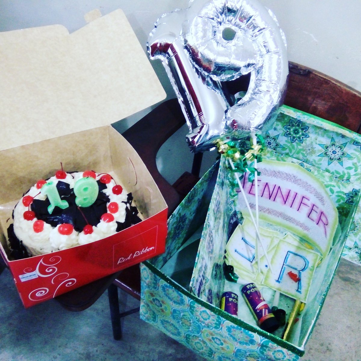 jennixified's tweet photo. Yesterday's Surprise 🎉💘🎈🎂🎁🎊🙏 https://t.co/FN5a6rXeFn