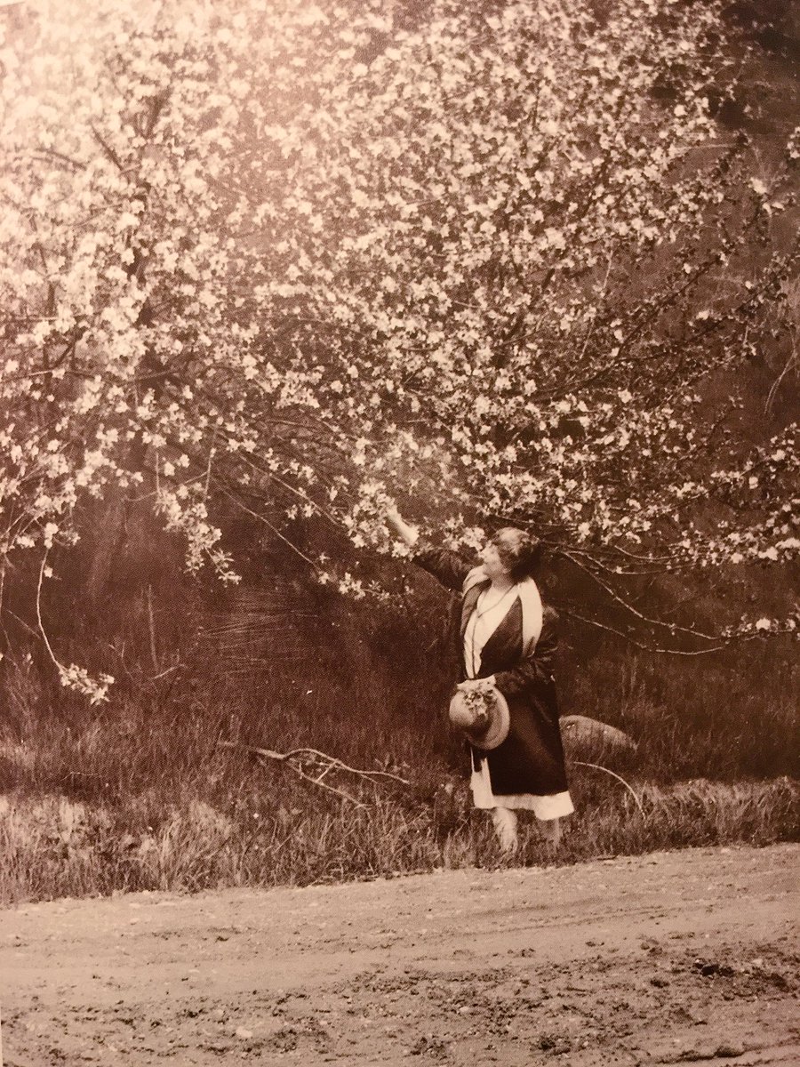 LMMHeritage's tweet photo. LMM in Norval, 1927. #archives #norval #lmmontgomery #picoftheday @LMMontgomeryLS @lmmonline_org @LMMontgomerySO @LMMI_PEI https://t.co/UAbAlmMQy7
