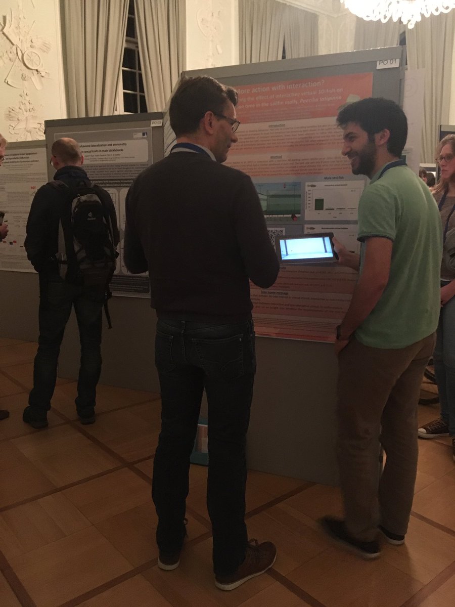 Steffi_Giersz's tweet photo. @Shumical presenting his #virtualfish poster @EthoGes #Etho2017 #computeranimation in #animalbehavior https://t.co/plhFIzBYFu