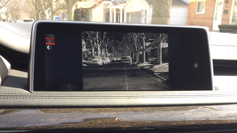 We tried out <a href="/Autoliv_Safety/">Autoliv Night Vision</a>'s night vision spotlight tech and it's pretty cool bit.ly/2mds43j