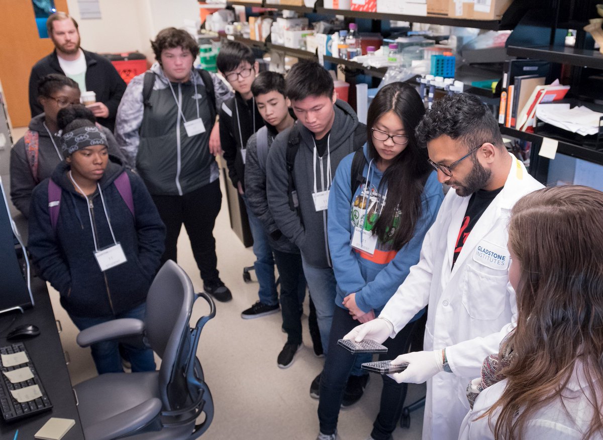 GladstoneInst's tweet photo. The #FinkbeinerLab shows "clinical trials in a dish" to #DiscoverGladstoneDay @SFUnified participants. #STEM #SciEd #scicomm #SciOutreach https://t.co/b8YnzK0tYU