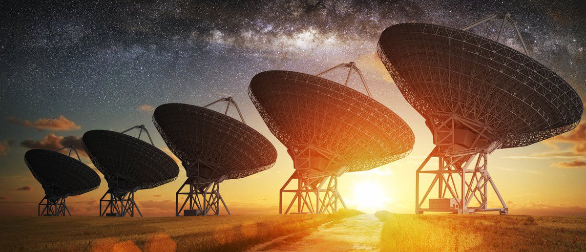 DailyCaller's tweet image. Under Obama, NASA Loses A Planet. Under Trump, NASA Finds Seven In One Month trib.al/sMFLQvu