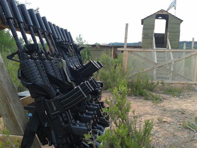 Laserwargame's tweet photo. ¡#Defiente el fuerte en #Cofrentes! Juega al #lasertag en nuestro campo de batalla! #aventura #despedidas #paintball #outdoortraining https://t.co/6ZoNmvpPVY