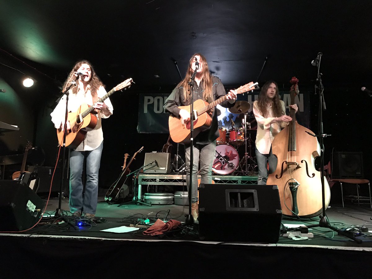 unionmusicstore's tweet image. The ace trio @TheGoatropers kicking off a SOLD OUT evening ahead of @policedoghogan tonight in #Lewes :-) /cc @LewesConClub