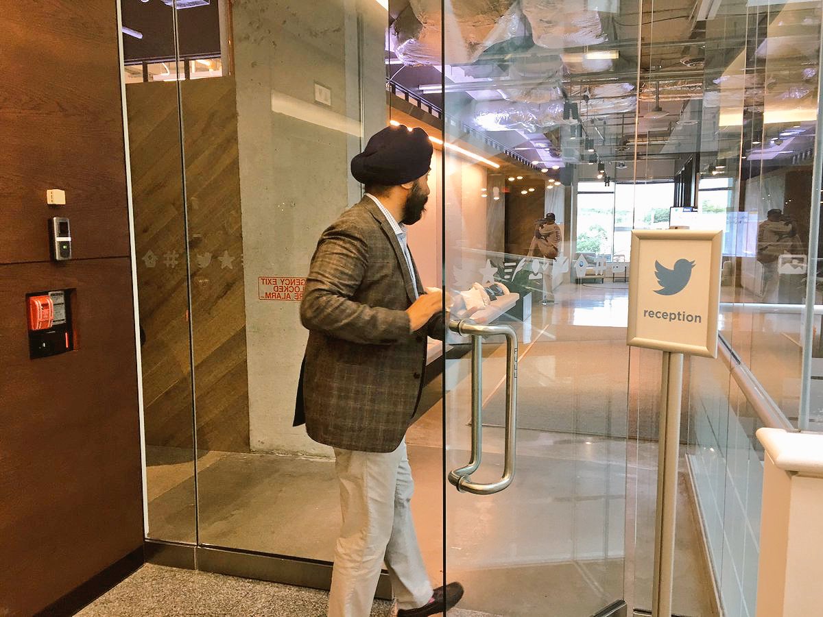 NavdeepSBains's tweet photo. #TBT to being at @xcanada for a live Q&amp;A on innovation. #AskBains https://t.co/TesvEZUXDB