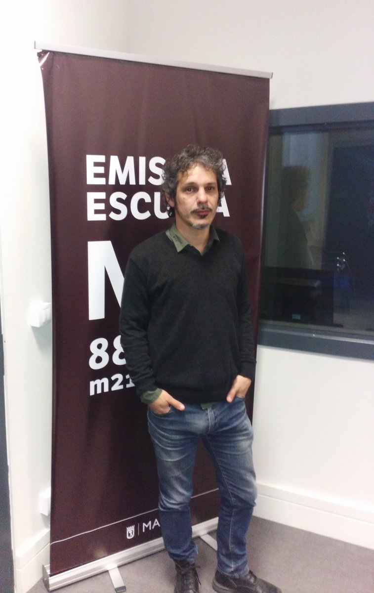 <a href="/patolucafrasca/">Luca Frasca</a> presenta #ElHombreBurbuja mañana en el <a href="/CafeBerlinMad/">Café Berlín Madrid</a> y antes se pasa por #ElSonidoDeLosMandriles #SonandoAhoraEnM21