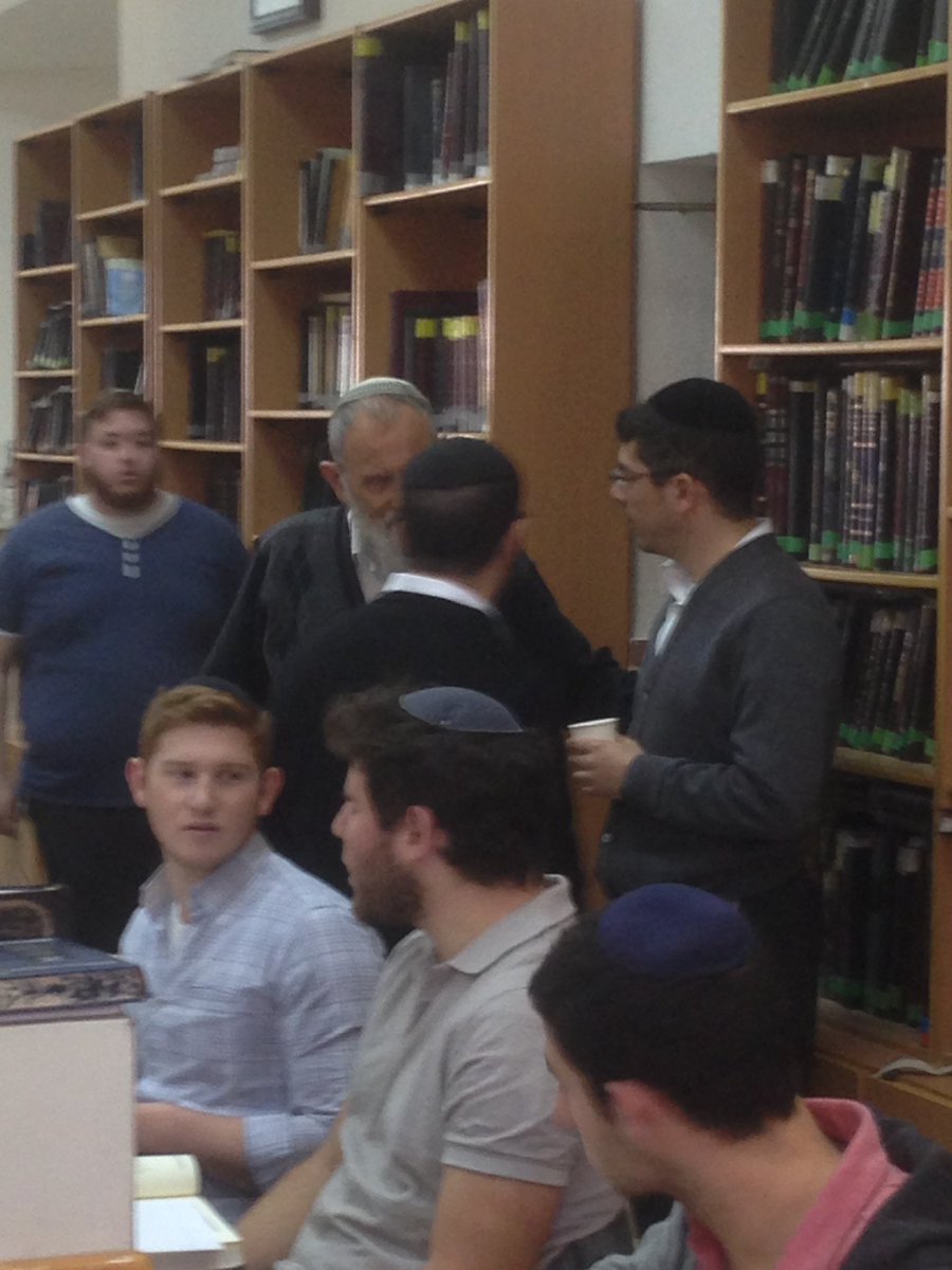 shaalvimhock's tweet photo. #מורינו_ורבותינו https://t.co/GkB4QrevGj