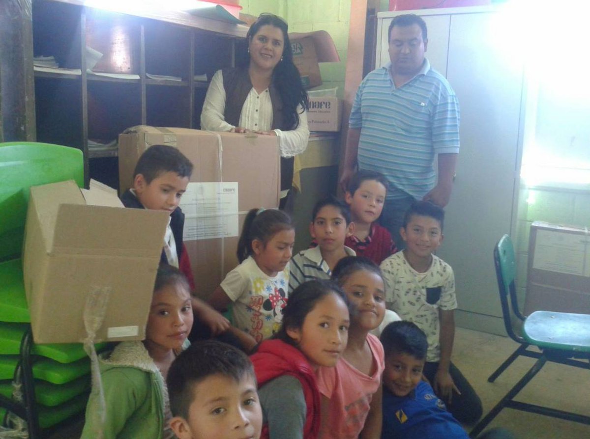 ViIIaGuerrero's tweet photo. 📷 #Fotogalería Para fortalecer el desarrollo intelectual de nuestras niñas y niños entregamos portafolio matemático.
https://t.co/DKOAvZ0FII https://t.co/jLlzLLsR2k
