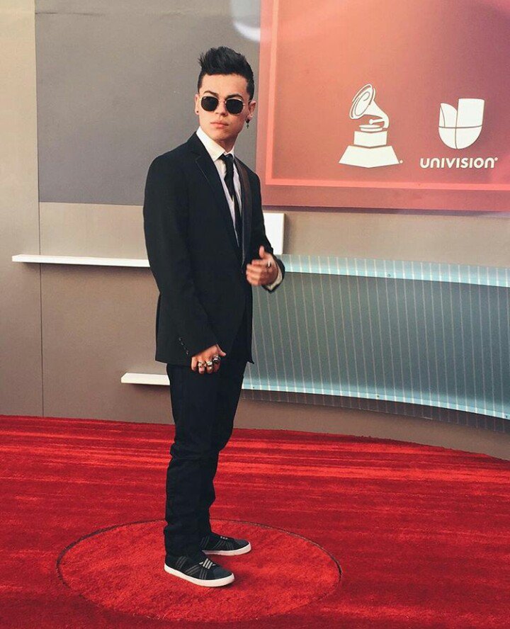 PDCAguacatitos's tweet photo. HAY ESTE HOMBRE ES PERFECTO 😍👏

@RKARTISTA ME TIENES CADA DÍA MAS LOCA POR TI 🙌❤

ERES HERMOSO MI NIÑO 💆✨ https://t.co/RAYWeqEjha