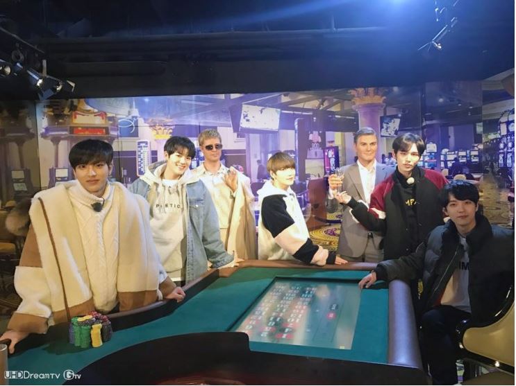 biginning_jp's tweet photo. HelloKorea2 28④
#비아이지 #Hellokorea2 #헬로코리아
https://t.co/S0Da82zqFT
@BIG_GHofficial @gtv_hellokorea https://t.co/nNkRDebMGg