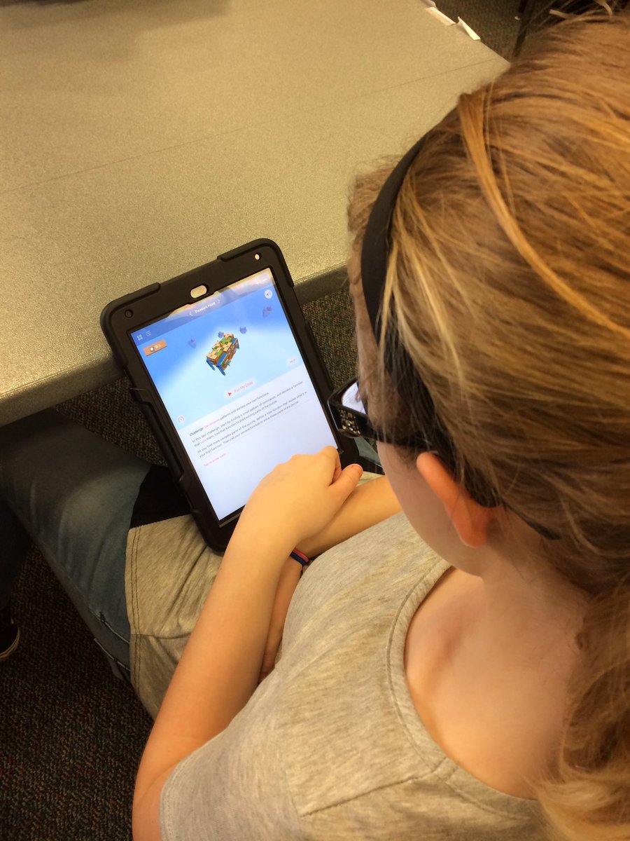 LibrarianMLS's tweet photo. AMP students working on coding on Swift Playgrounds app as part of @jamesjhoskins mentor program. @OfficialDLDay #DLDay #LCR3DLDAY https://t.co/4GcmvYDhiU