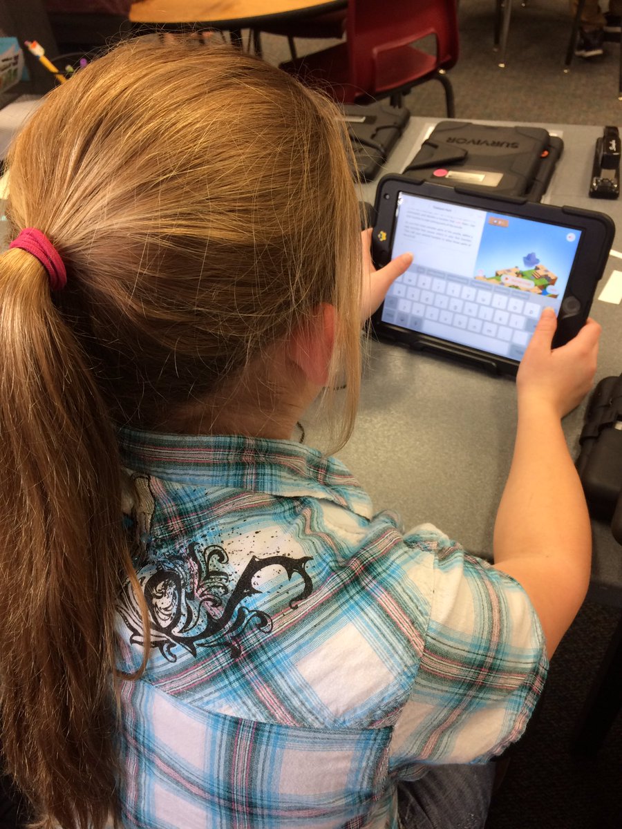 LibrarianMLS's tweet photo. AMP students working on coding on Swift Playgrounds app as part of @jamesjhoskins mentor program. @OfficialDLDay #DLDay #LCR3DLDAY https://t.co/4GcmvYDhiU