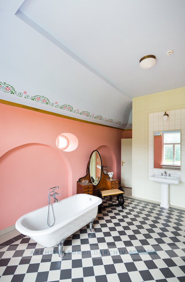 Matthias Jager On Twitter Schloss Stolpe Auf Usedom Grafliches Schlafzimmer Mit Schiebetur Zum Bad Grafinnenzimmer Vor Der Sanierung Https T Co Xx9h7wfitv Https T Co Iahds4tahu