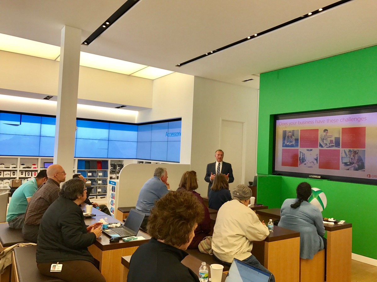 4MFG's tweet image. Productivity tips for Entrepreneurs #wininbiz #MSFTCloud at Oak Brook #microsoftstore