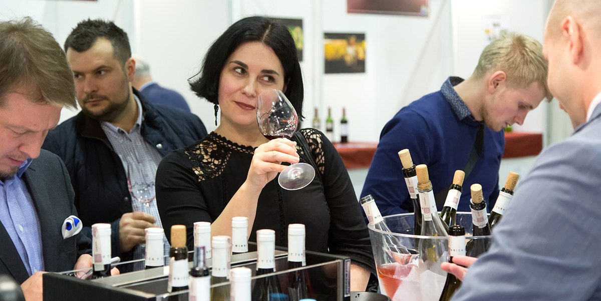 GermanWineUSA's tweet photo. #SanFrancisco winos! We partnered w/ @AnneInVino for our upcoming #PinotTrio Pop-Up w/ #RTBFillmore. Get tix here: https://t.co/v5BzUu5gtc https://t.co/hqstpJM7vm
